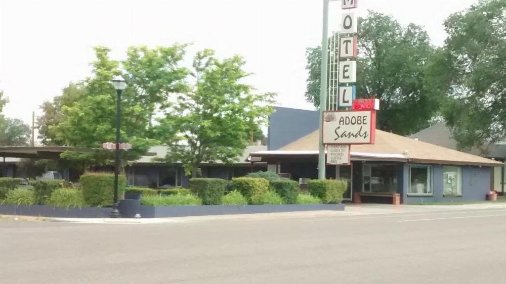 Adobe Sands Motel Main image